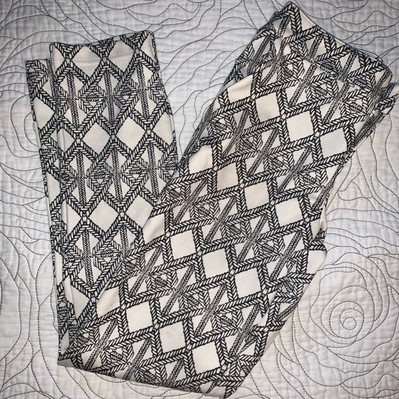 Printed Pants - Picture 2 of 6